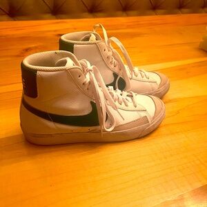 Nike high top Runners - Women’s Size 7